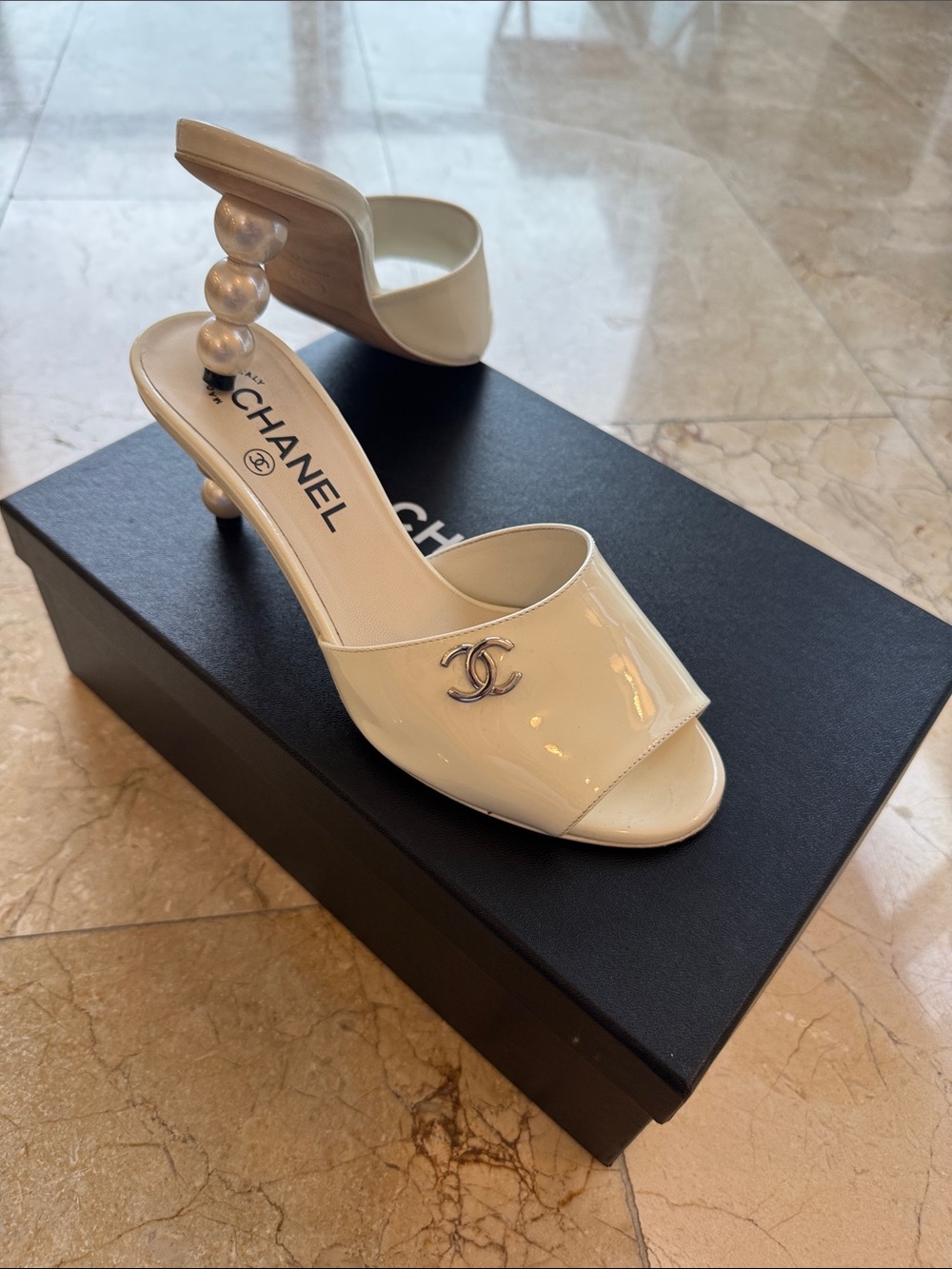 CHANEL mules - Picture 2 of 14